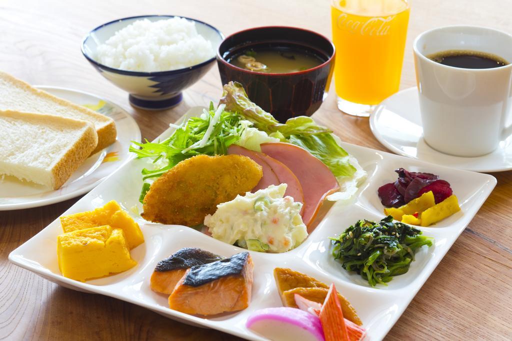 후쿠치야마 선 호텔 외부 사진